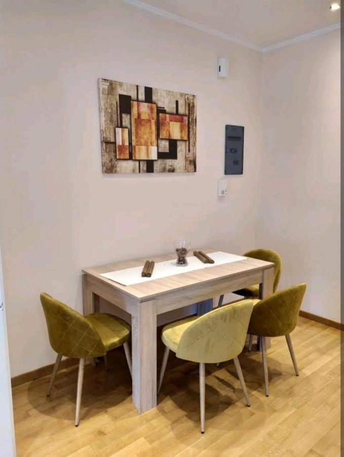 Stylish -Modern Apartment Heart Of Marousi Athene Buitenkant foto